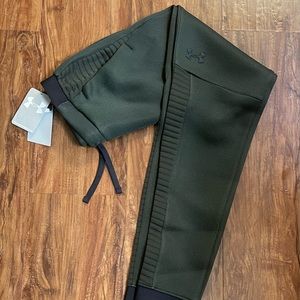 NWT Under Armour Joggers size Youth XL